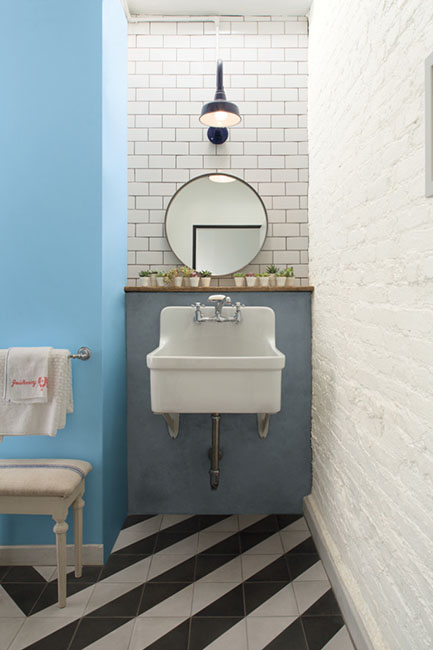 Blue & white painted bathroom walls