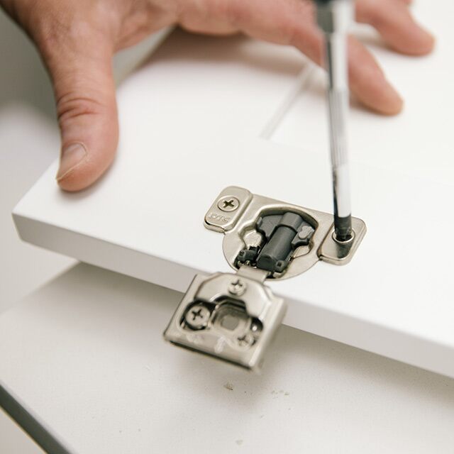 How to Paint Bathroom Vanity Cabinetes