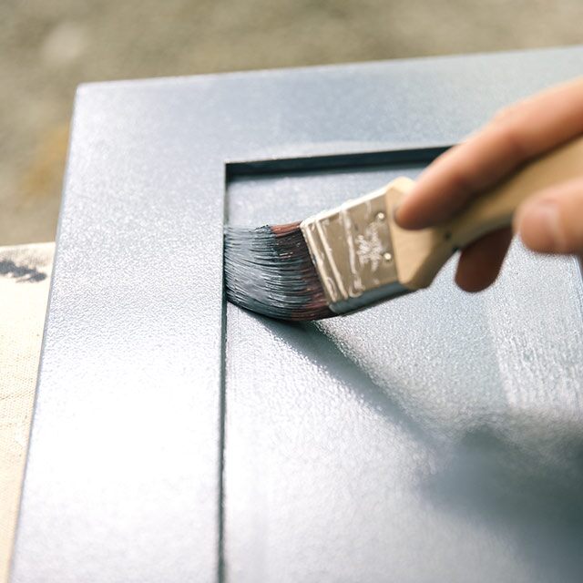 How to Paint Bathroom Vanity Cabinetes